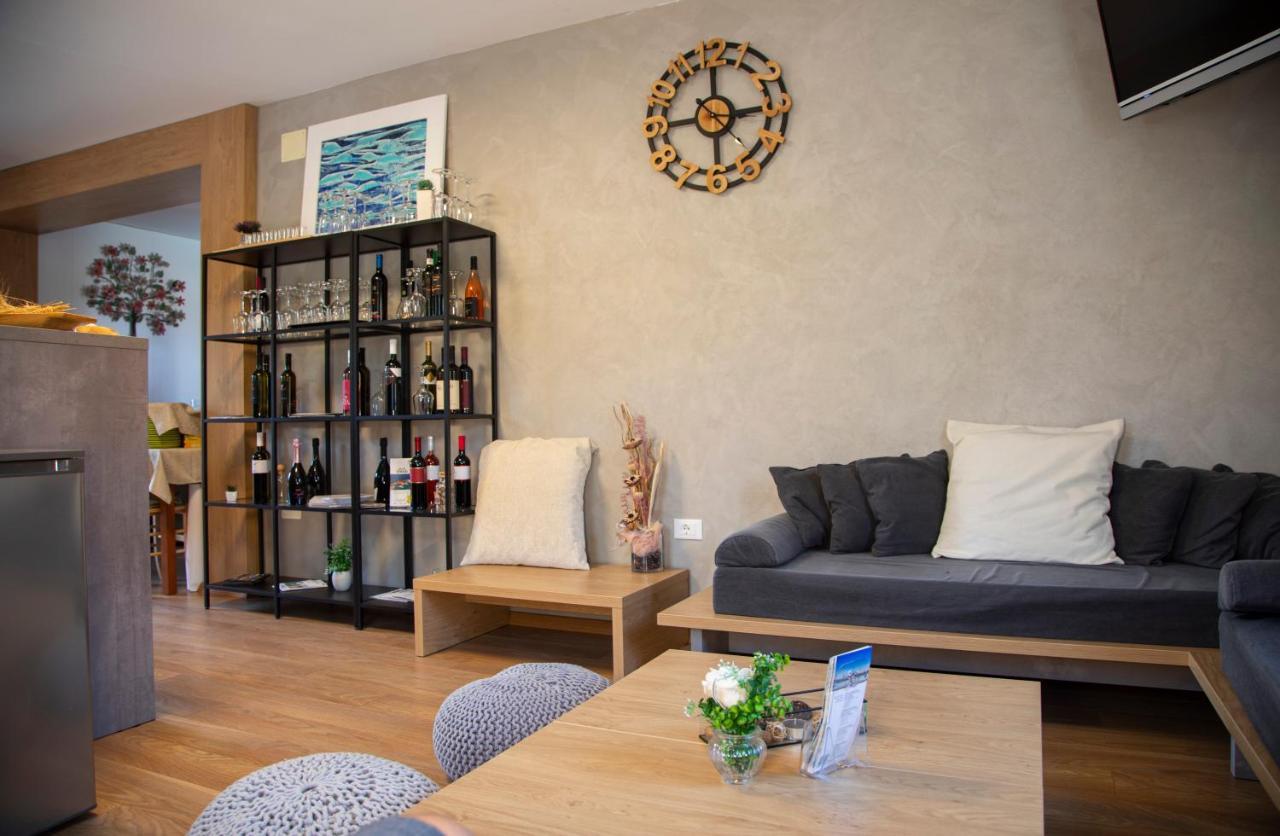Hotel Natura Vilanija 外观 照片