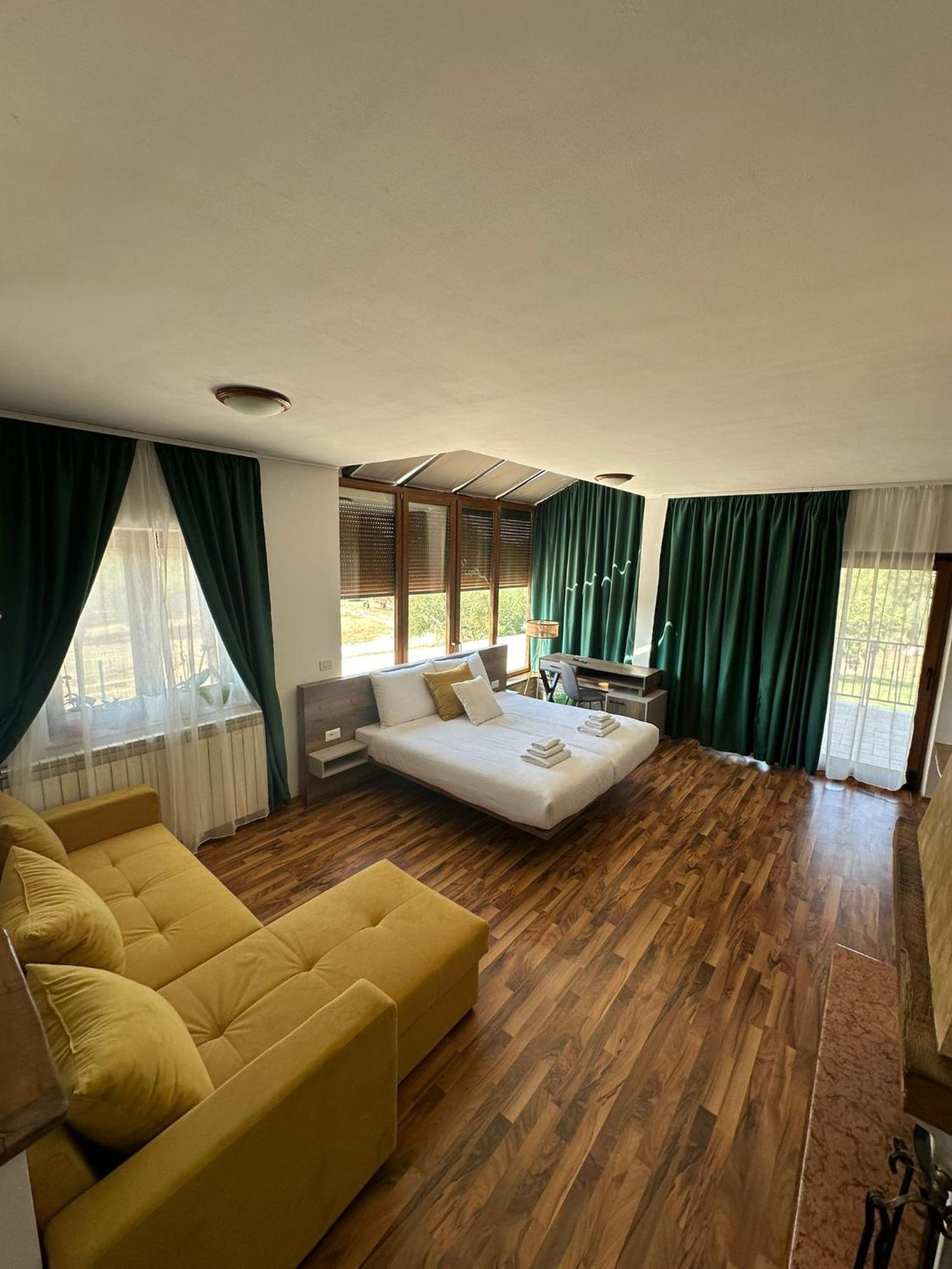 Hotel Natura Vilanija 外观 照片