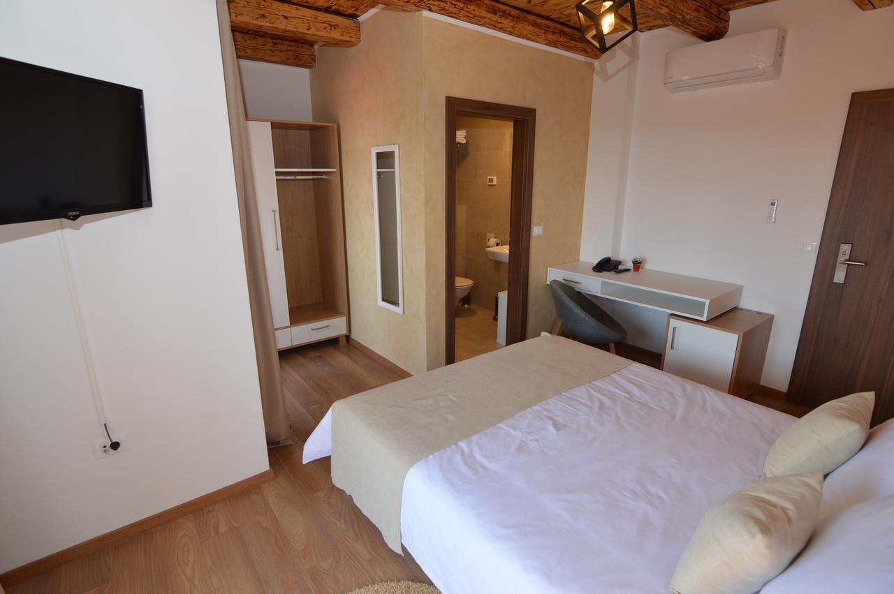 Hotel Natura Vilanija 外观 照片