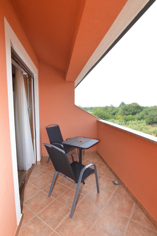 Hotel Natura Vilanija 外观 照片